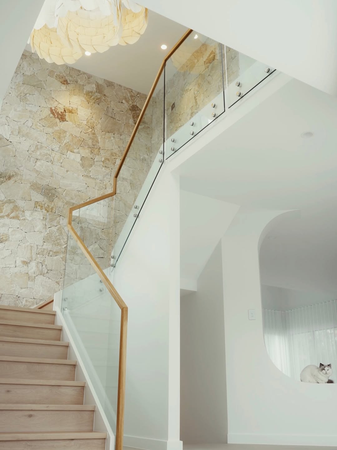Stone stairwell with glass balustrade, Fezz X Painting